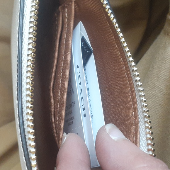 Coach wristlet - Picture 10 of 11